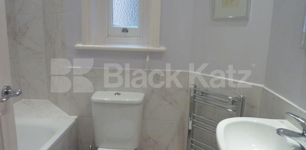 			LUXURY 3 BED 2 BATH!, 3 Bedroom, 1 bath, 1 reception Flat			 Elgin Ave, MAIDA VALE